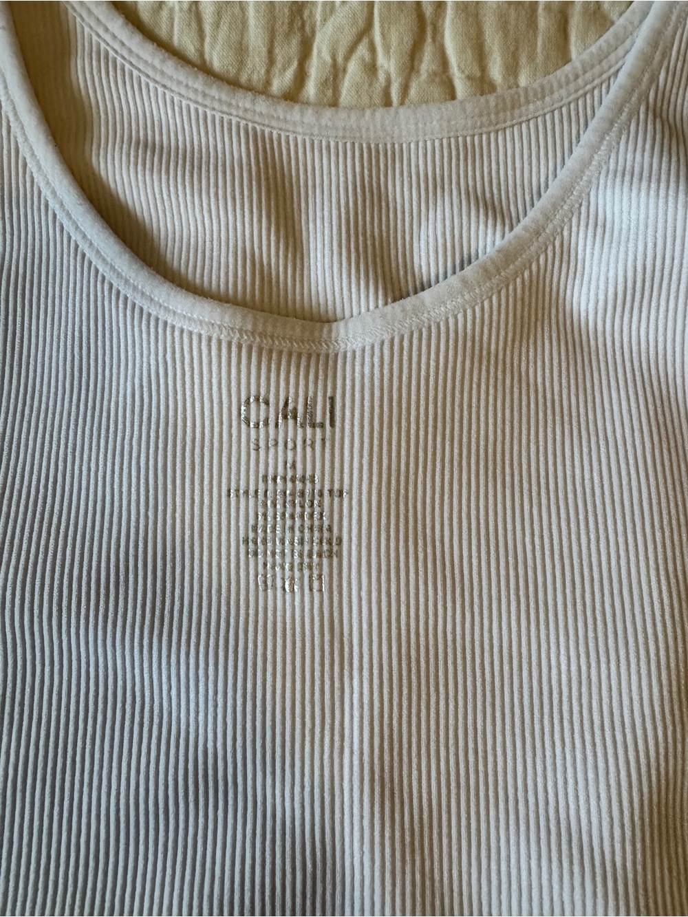 Source Unknown White Ribbed Crop Tank - Picture 4 of 7